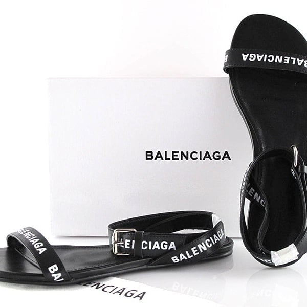 Чёрные кожаные женские босоножки Balenciaga.