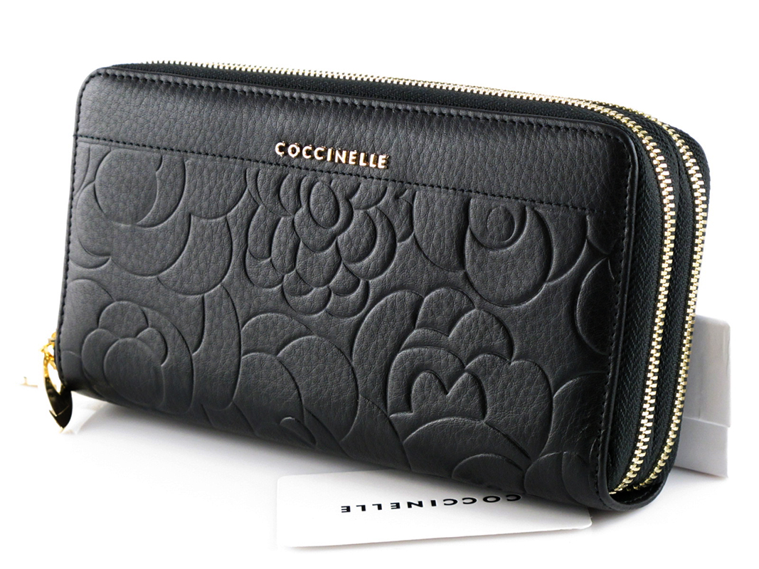 Вместительный женский черный кошелек Coccinelle.