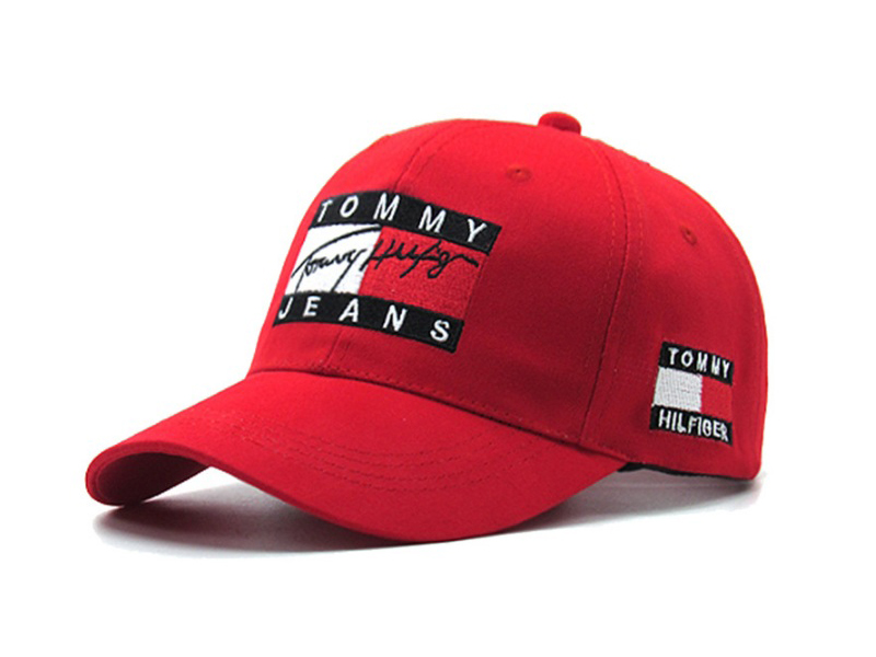 Красная кепка Tommy Hilfiger (Томми Хилфигер).